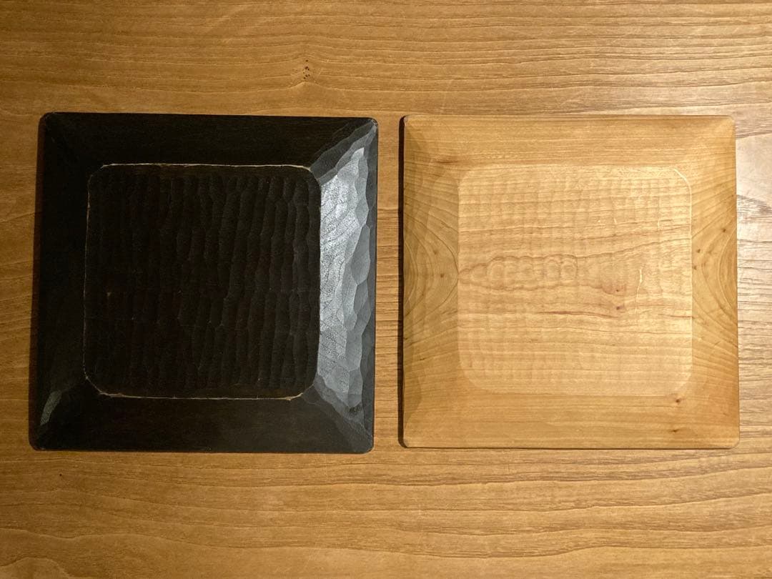 三谷龍二　トレー　黒漆　白漆