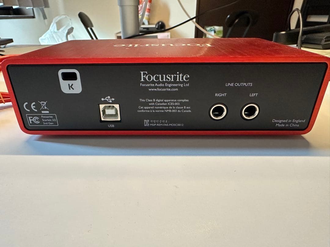 Focusrite Scarlett 2i2 赤 オーディオインターフェイス