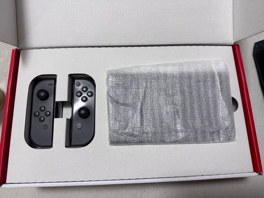 Nintendo Switch 本体 ブラック Joy-Con付き