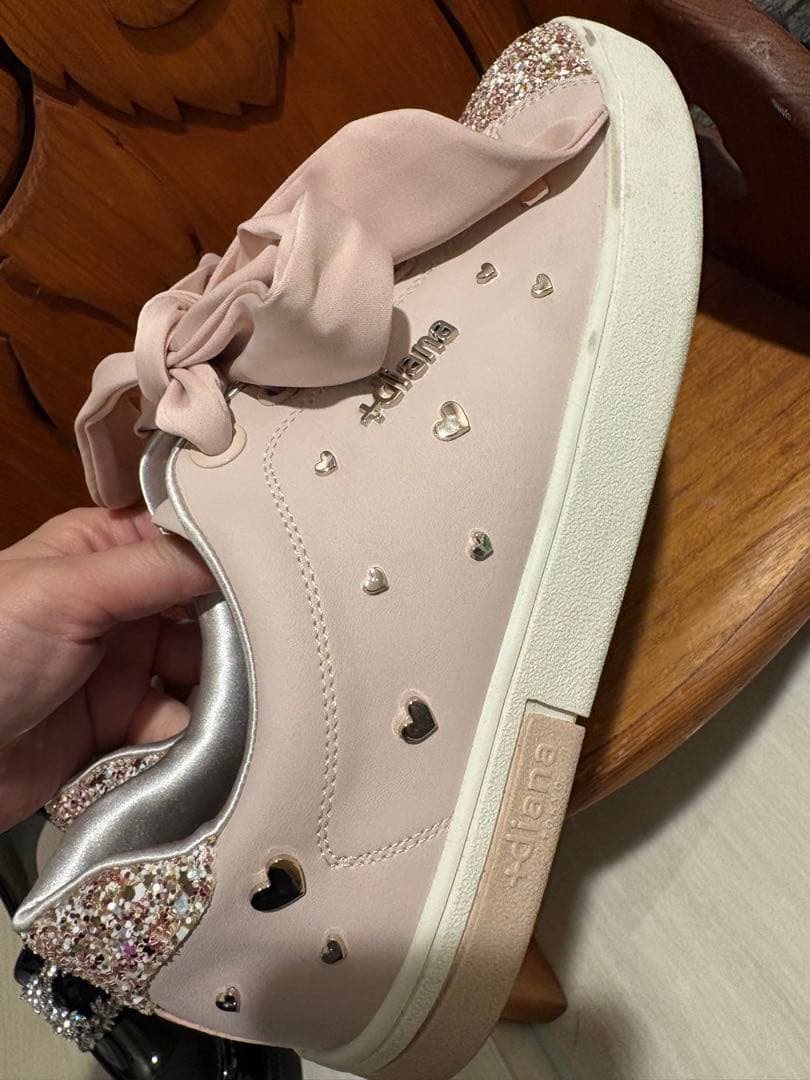 プラスダイアナ　バレンタインスニーカー