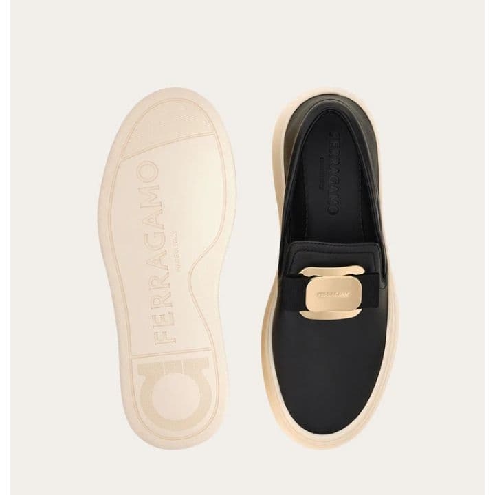 フェラガモ 6M スリッポン スニーカー ヴァラ ヴァリナ 靴