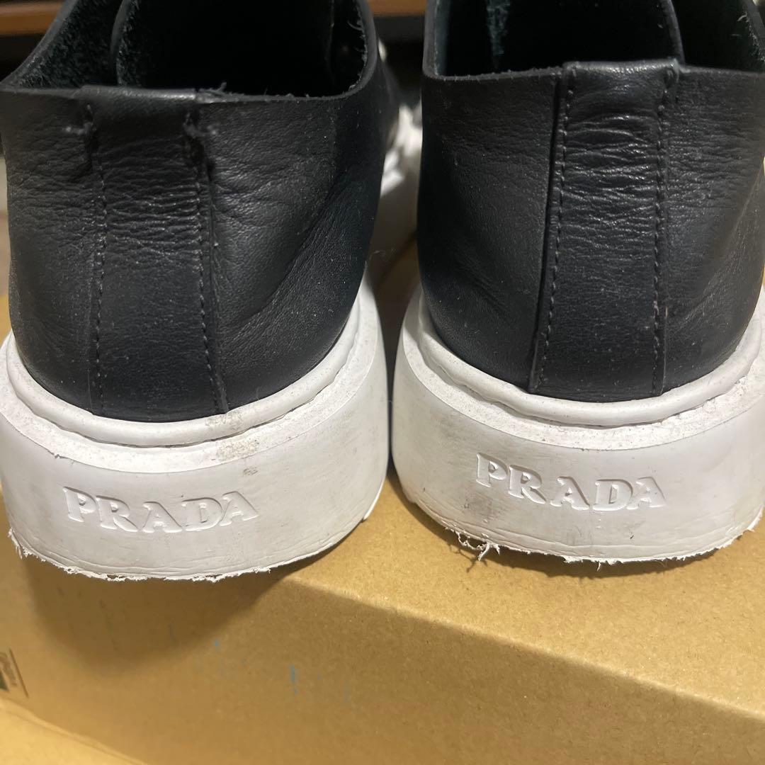 早いもの勝ち！PRADA ブラック レザー スニーカー
