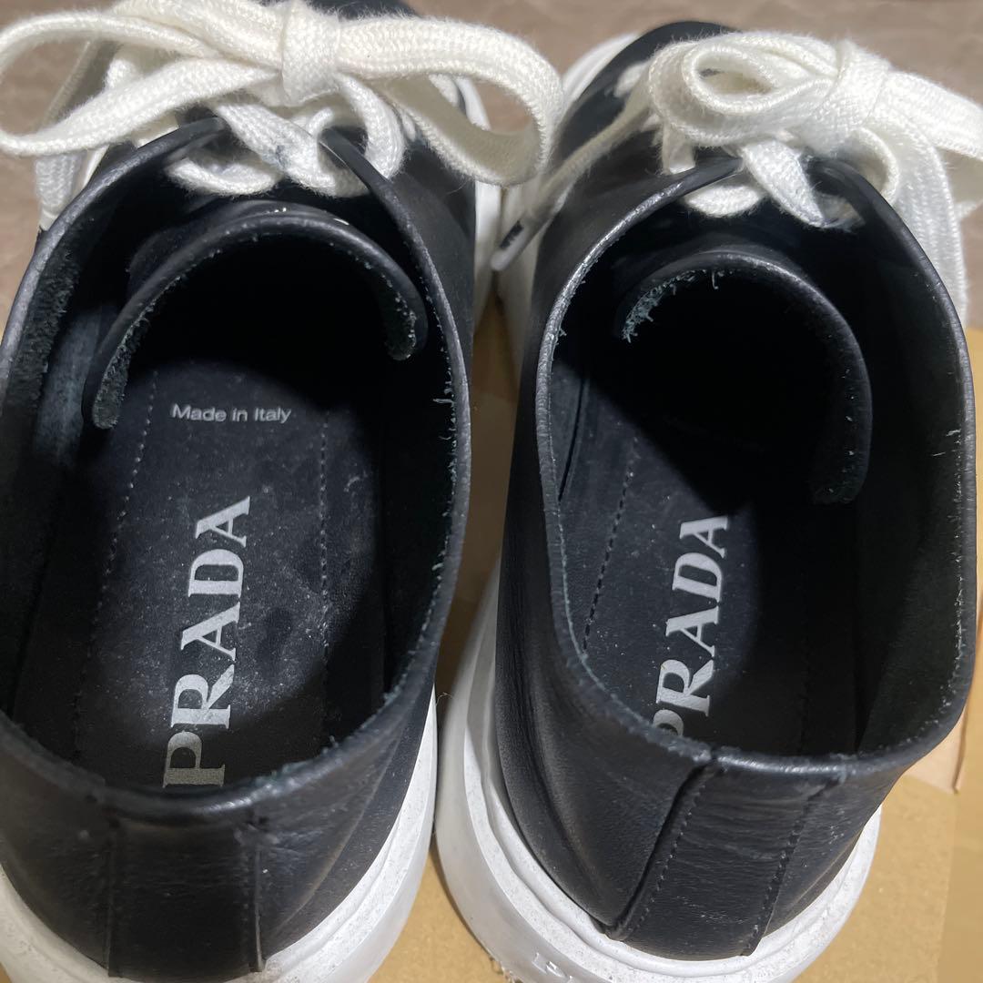 早いもの勝ち！PRADA ブラック レザー スニーカー