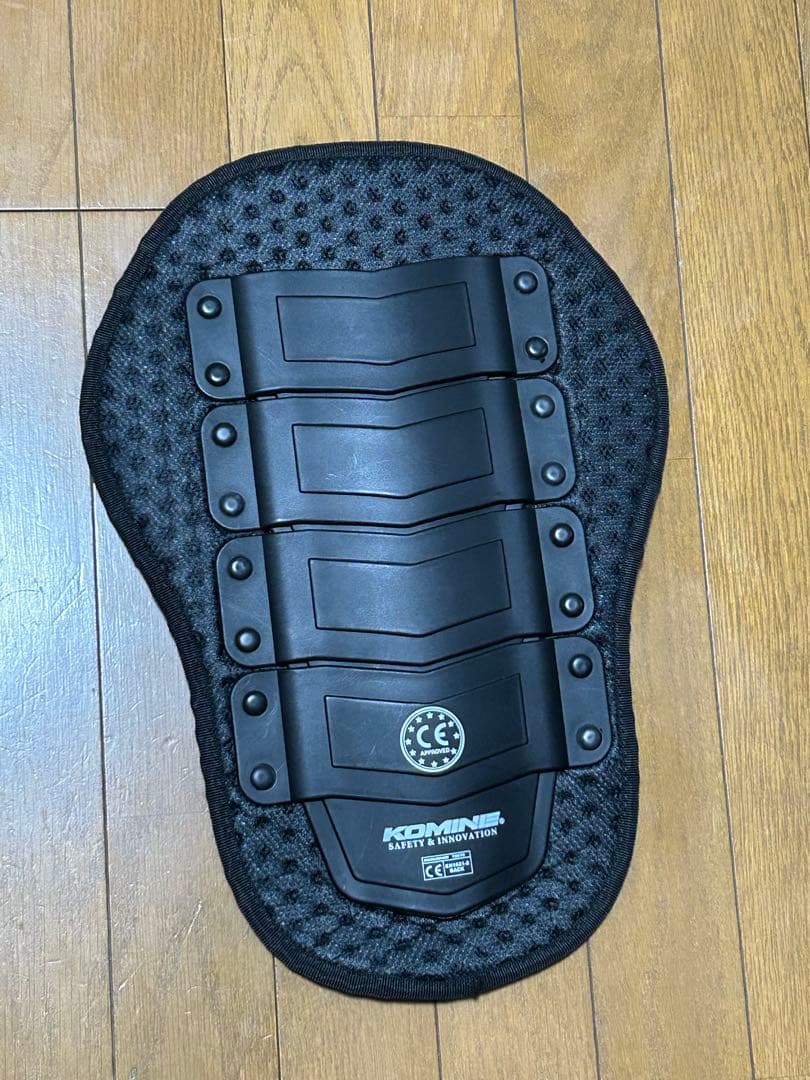 KOMINE フード付きジャケット グレー・ブラック ハードプロテクター(背中)