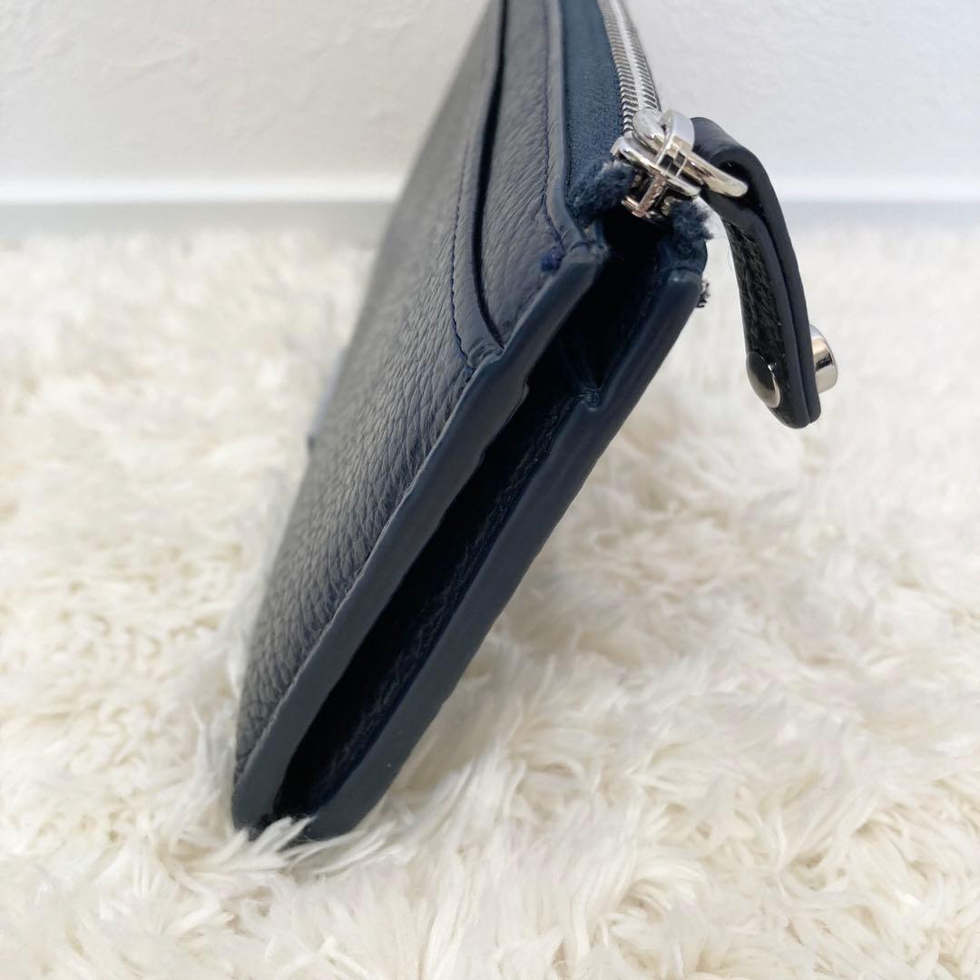 未使用級✨ 定価4.6万 イアクッチ リサッカ ウォレット L CERVO 紺