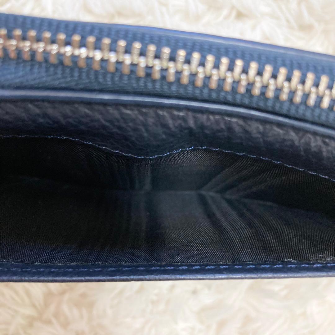 未使用級✨ 定価4.6万 イアクッチ リサッカ ウォレット L CERVO 紺
