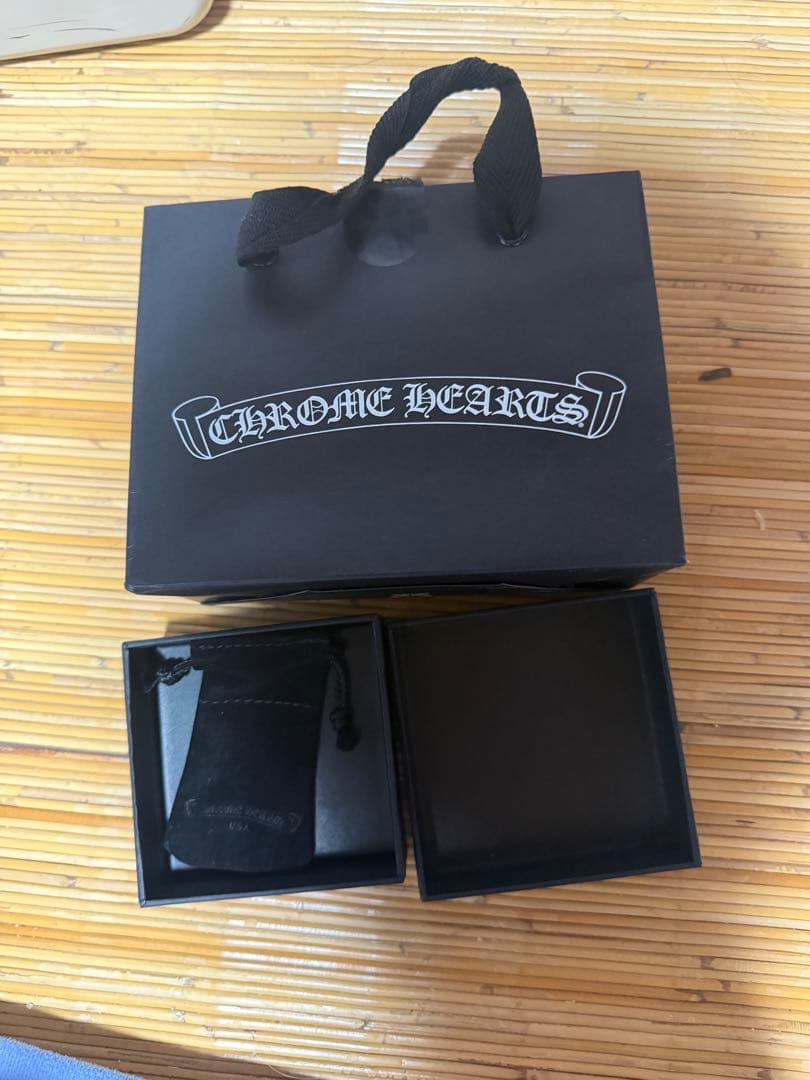 CHROME HEARTS クロスドロップピアス