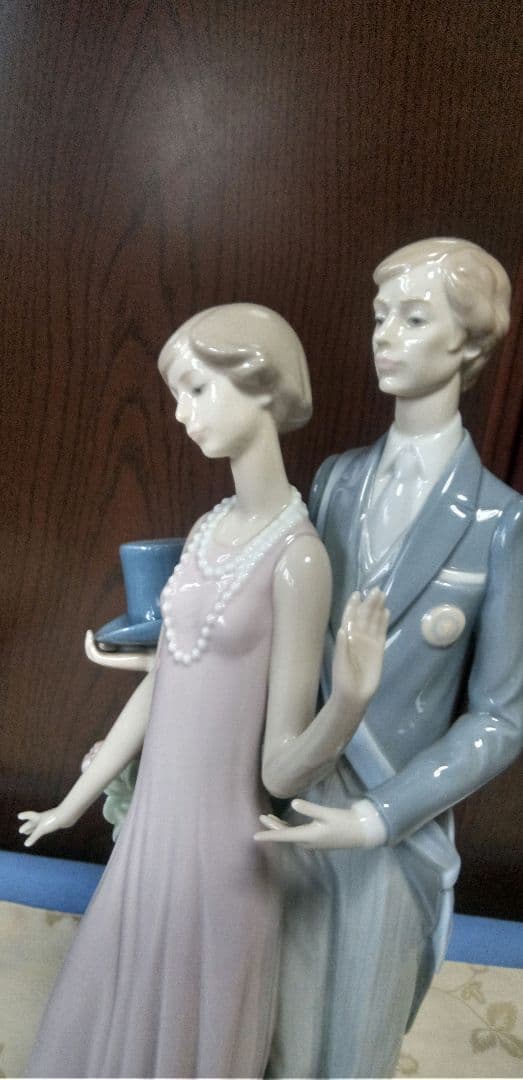 ヨシカネ リヤドロ　若い外交官　廃盤 　　高さ36・5㎝