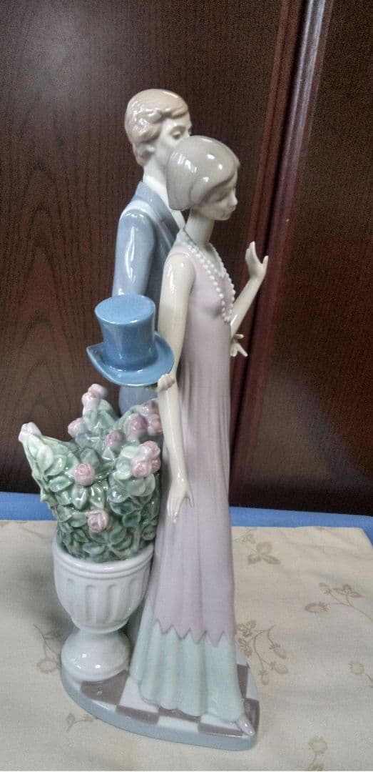 ヨシカネ リヤドロ　若い外交官　廃盤 　　高さ36・5㎝