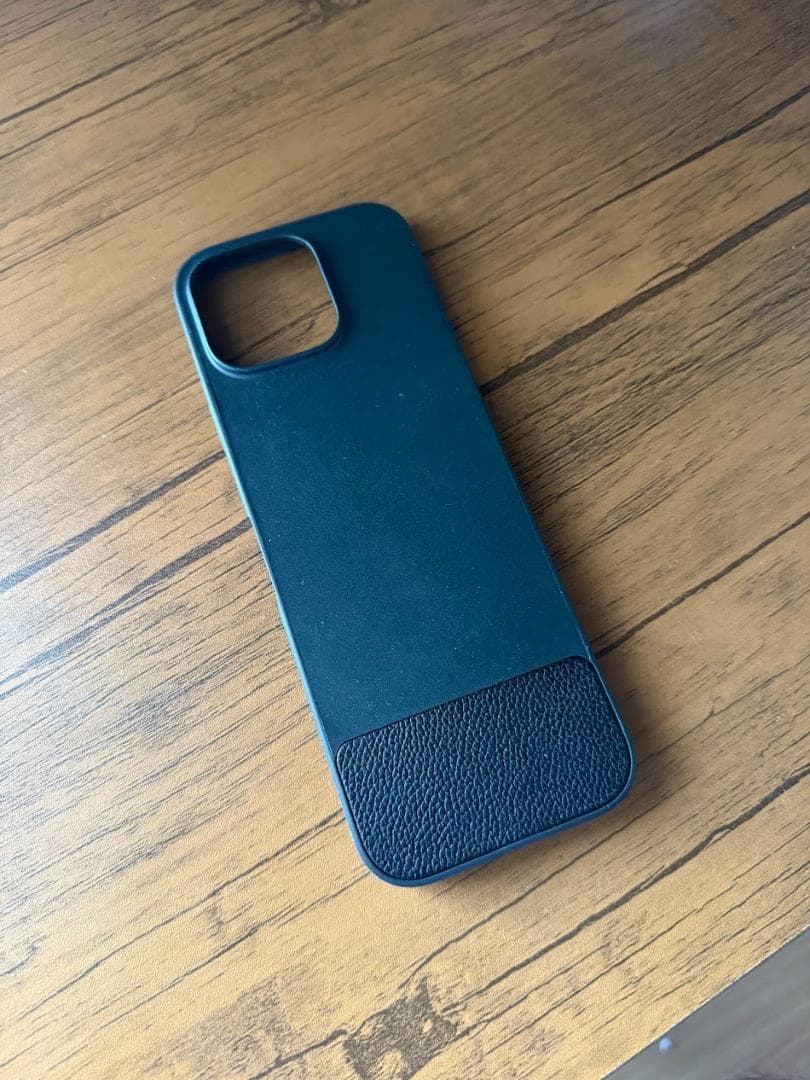 Clicks　iPhone 16 Pro キーボード付き ケース スマホケース