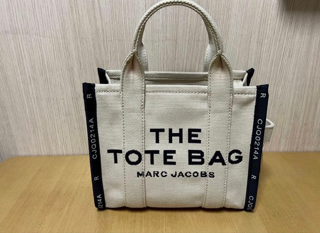 MARC JACOBS THE TOTE BAG アイボリー