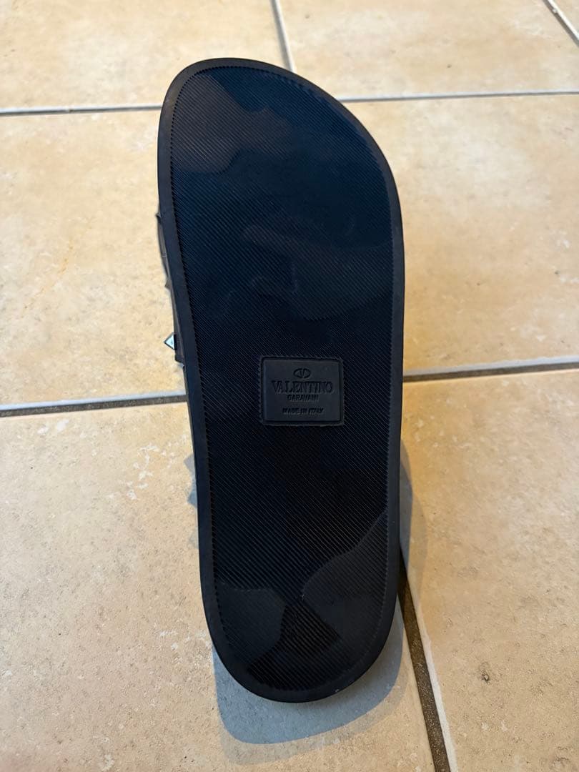 ヴァレンティノ　べナッシ　サンダル