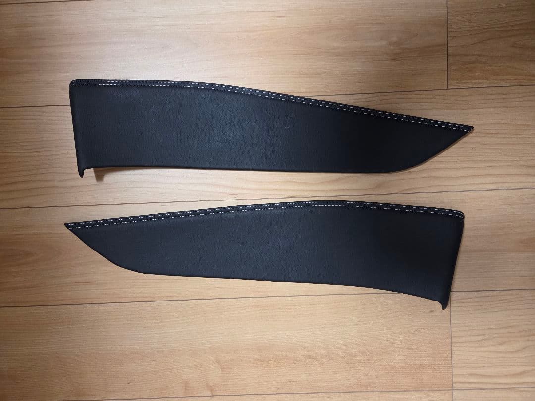 【K】C-HR LANBO レザードアパネル ブラック×ブシルバーステッチ