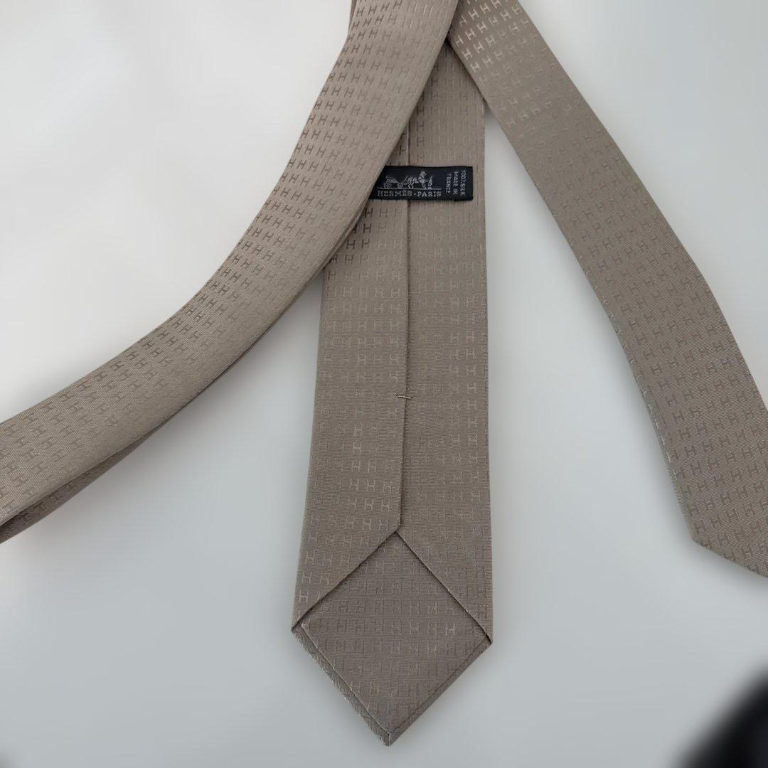エルメス　ベージュ Hロゴ ネクタイ　ショップ袋付き