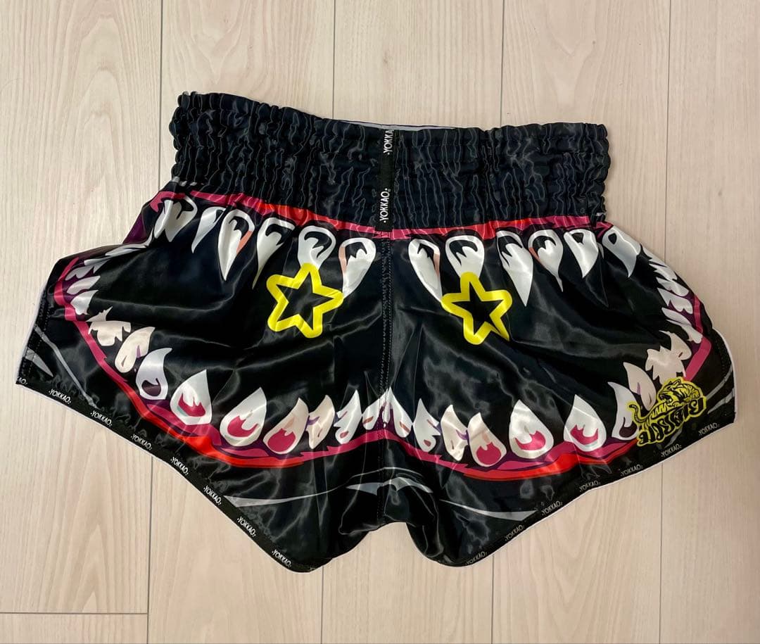YOKKAO ボクシング ムエタイ　ショーツ シャークデザイン 黒 L
