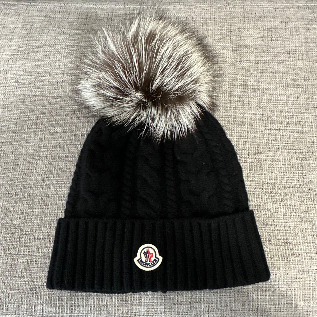 モンクレール ブラック ニット帽 ポンポン付き
