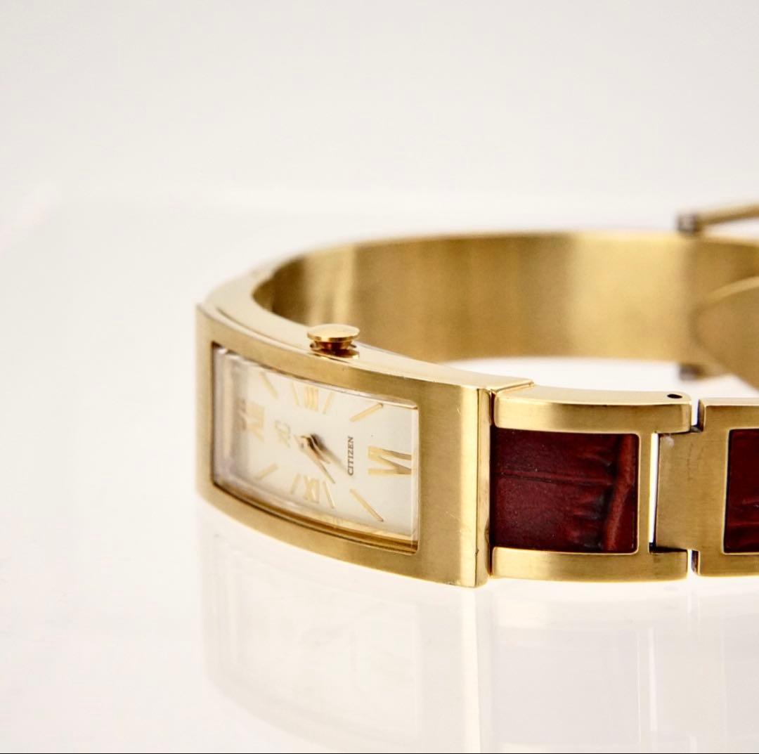 【新品電池】希少　シチズン　クロスシー　バングルタイプ　ゴールド　 腕時計