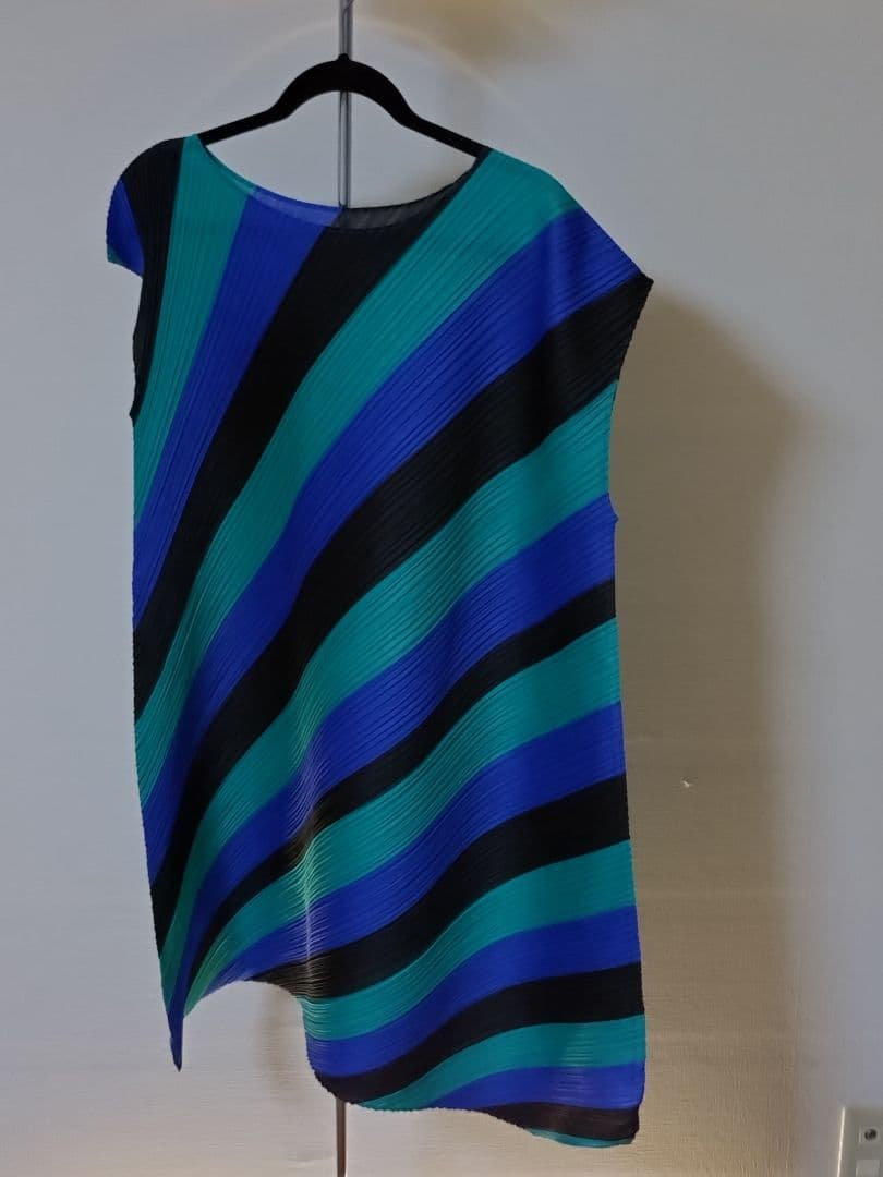 イッセイミヤケ　プリーツプリーズ ノースリーブストライプチュニック　週末限定価格