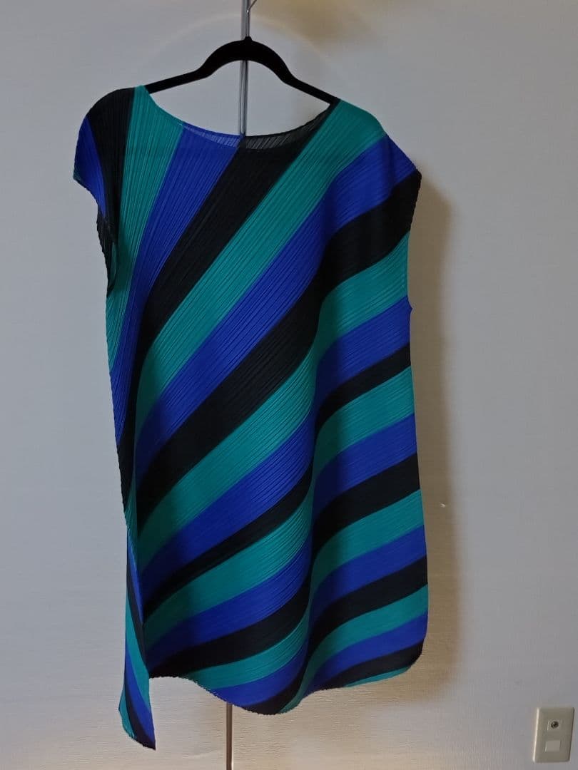 イッセイミヤケ　プリーツプリーズ ノースリーブストライプチュニック　週末限定価格