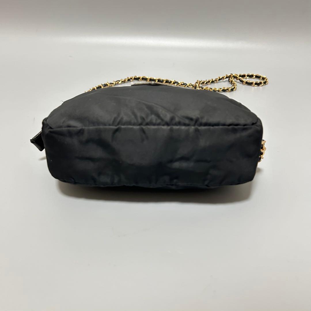 PRADA プラダ チェーン ショルダーバッグ カメラバッグ 三角プレート　黒色
