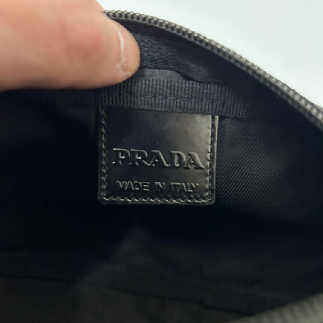 PRADA プラダ チェーン ショルダーバッグ カメラバッグ 三角プレート　黒色