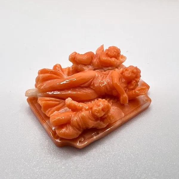 天然珊瑚　彫刻　K 10タイプ