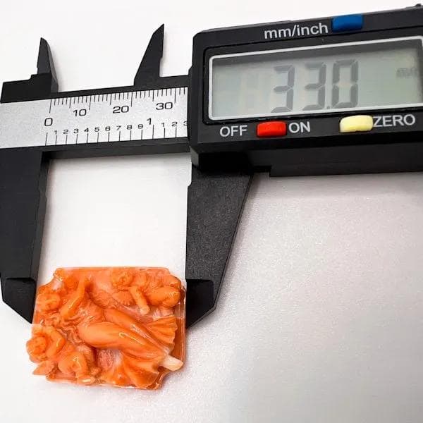 天然珊瑚　彫刻　K 10タイプ