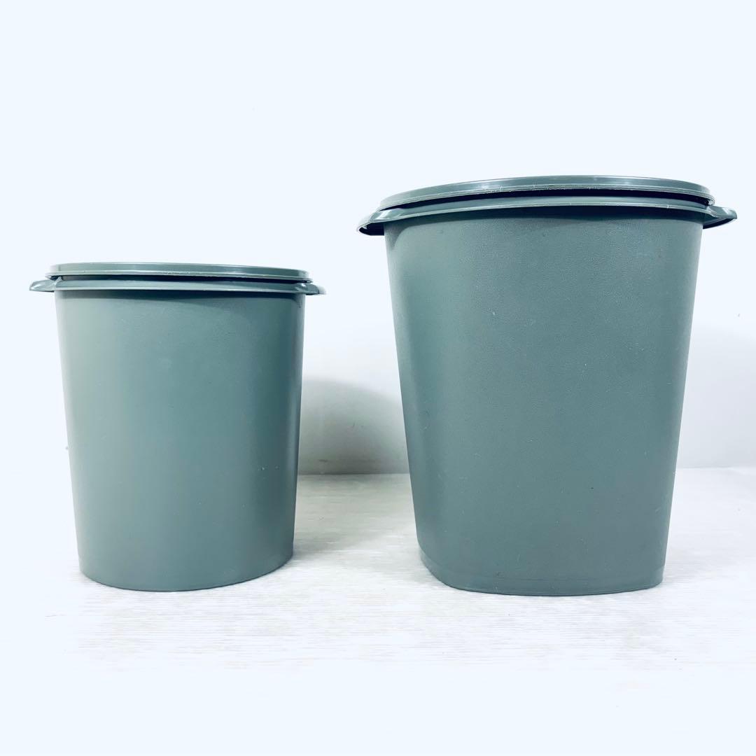 タッパーウエア　保存容器　グレー　大　中　2個セット