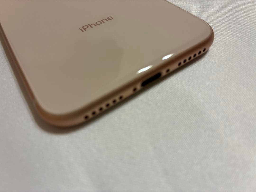 iPhone8 64GB ゴールド 白ロム バッテリー75%