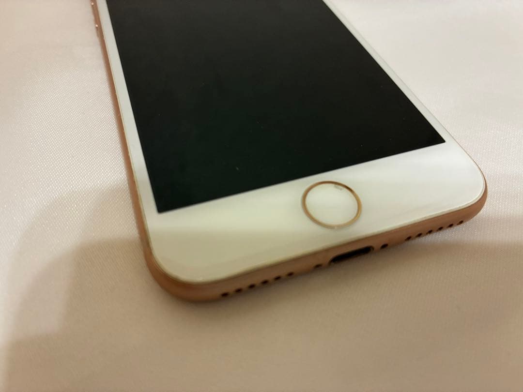 iPhone8 64GB ゴールド 白ロム バッテリー75%