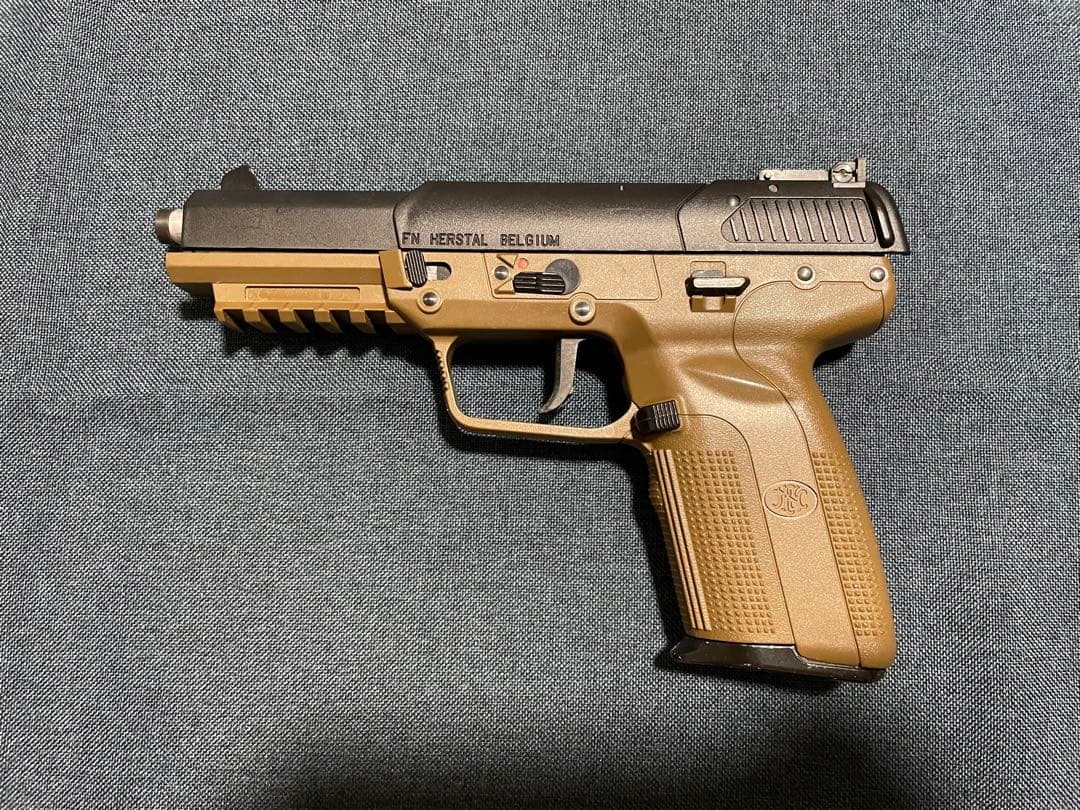 【ジャンク】マルシン Five-seveN CO2 ガスブローバック