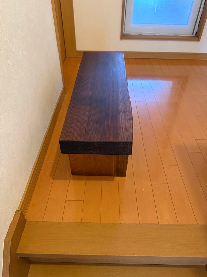 天然杉一枚板サイドテーブル、ワトコオイルダークウォルナット仕上げ‼️