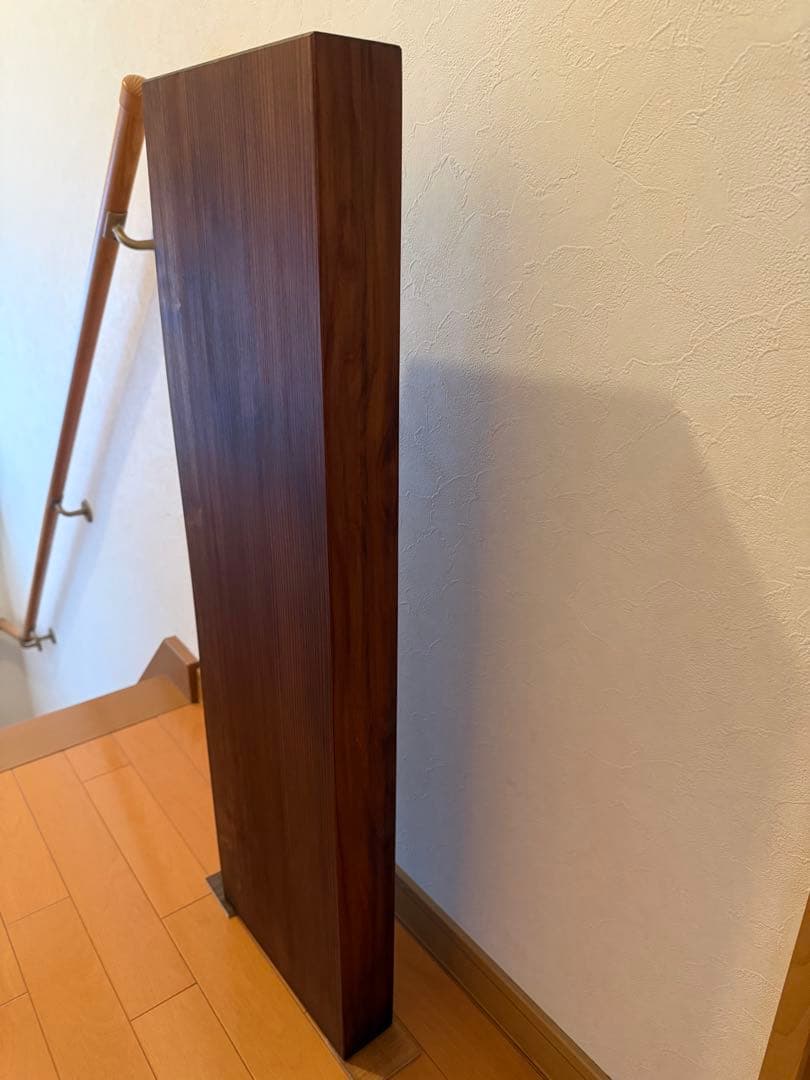 天然杉一枚板サイドテーブル、ワトコオイルダークウォルナット仕上げ‼️