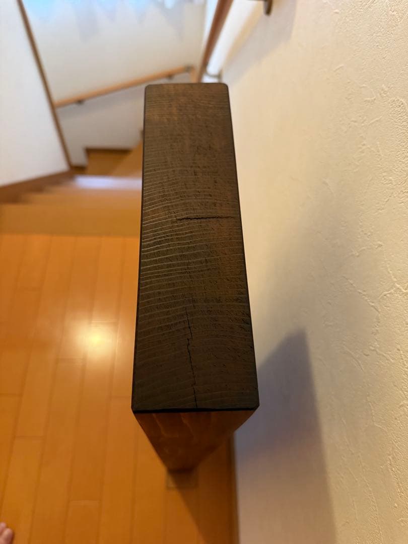 天然杉一枚板サイドテーブル、ワトコオイルダークウォルナット仕上げ‼️