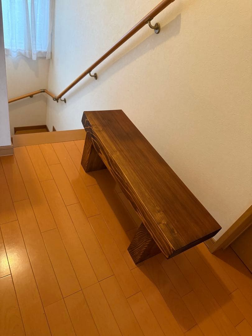 天然杉一枚板サイドテーブル、ワトコオイルダークウォルナット仕上げ‼️