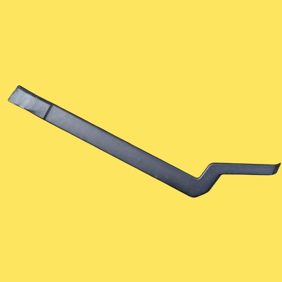 日産UD クオン フロント バンパー　助手席　左　純正部品　キズあり