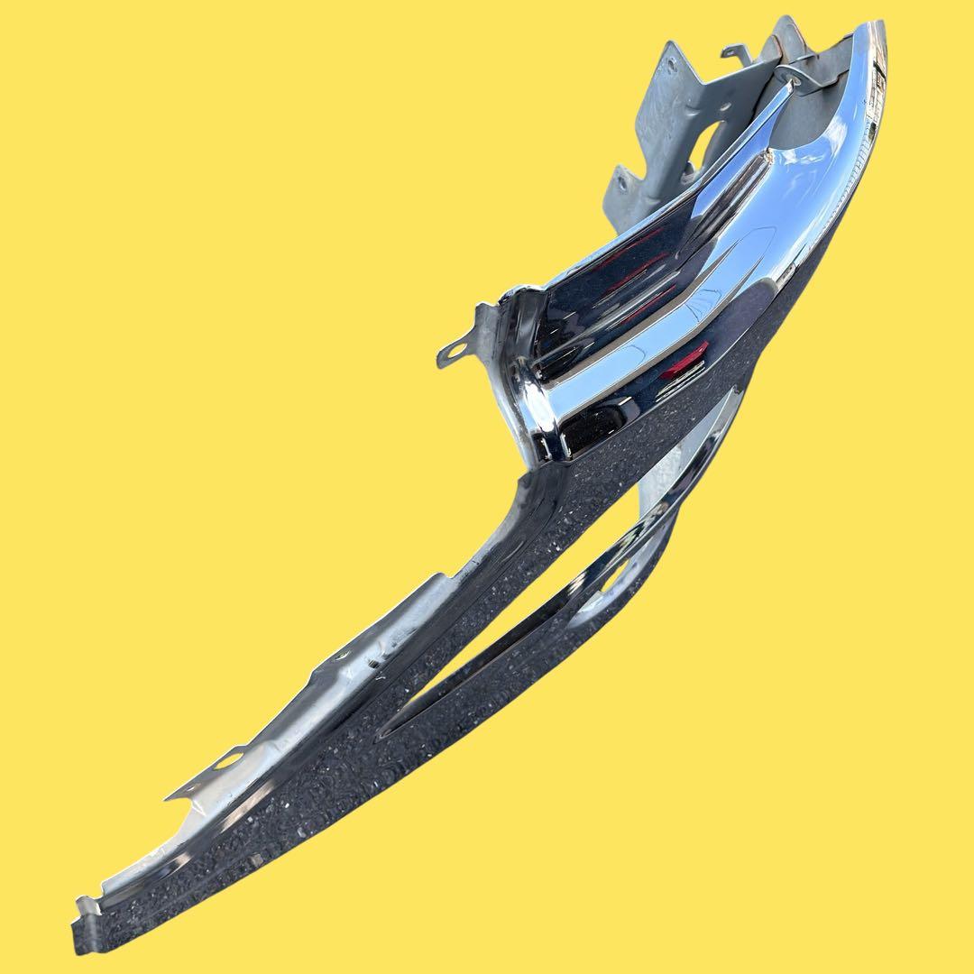 日産UD クオン フロント バンパー　助手席　左　純正部品　キズあり