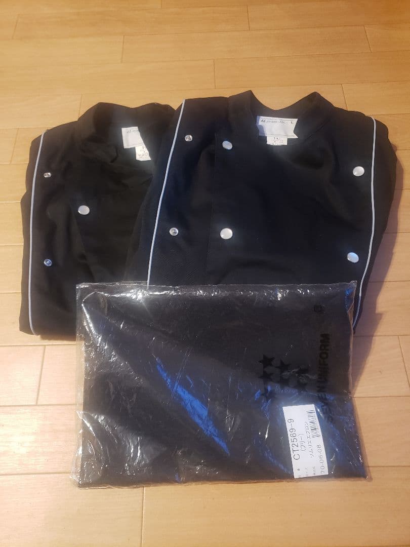 montblanc　Lサイズ　未使用　黒2枚とソムリエエプロン1枚です。