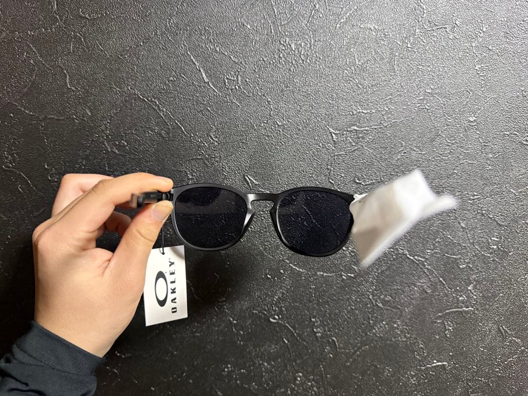OAKLEY ブラックラウンドサングラス 未使用
