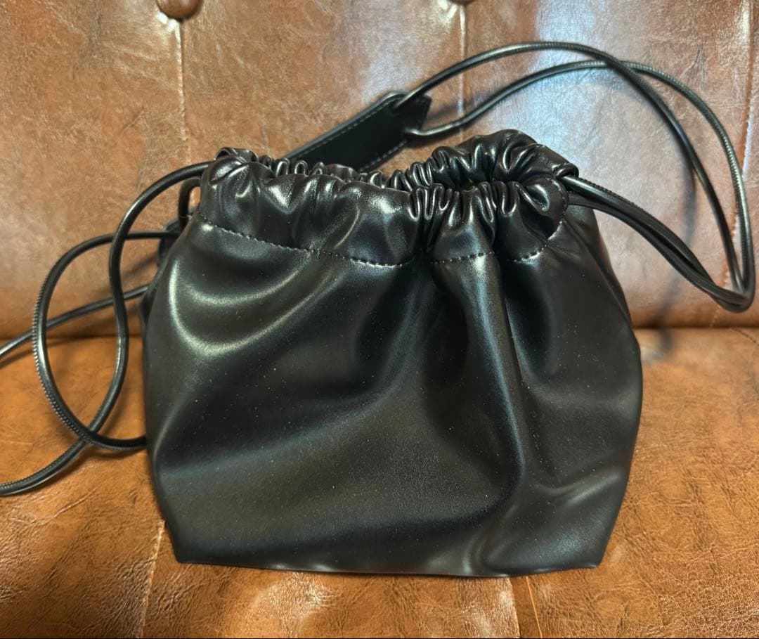 WCJ☆ソフトレザー巾着　ブラック 若槻千夏 完売品