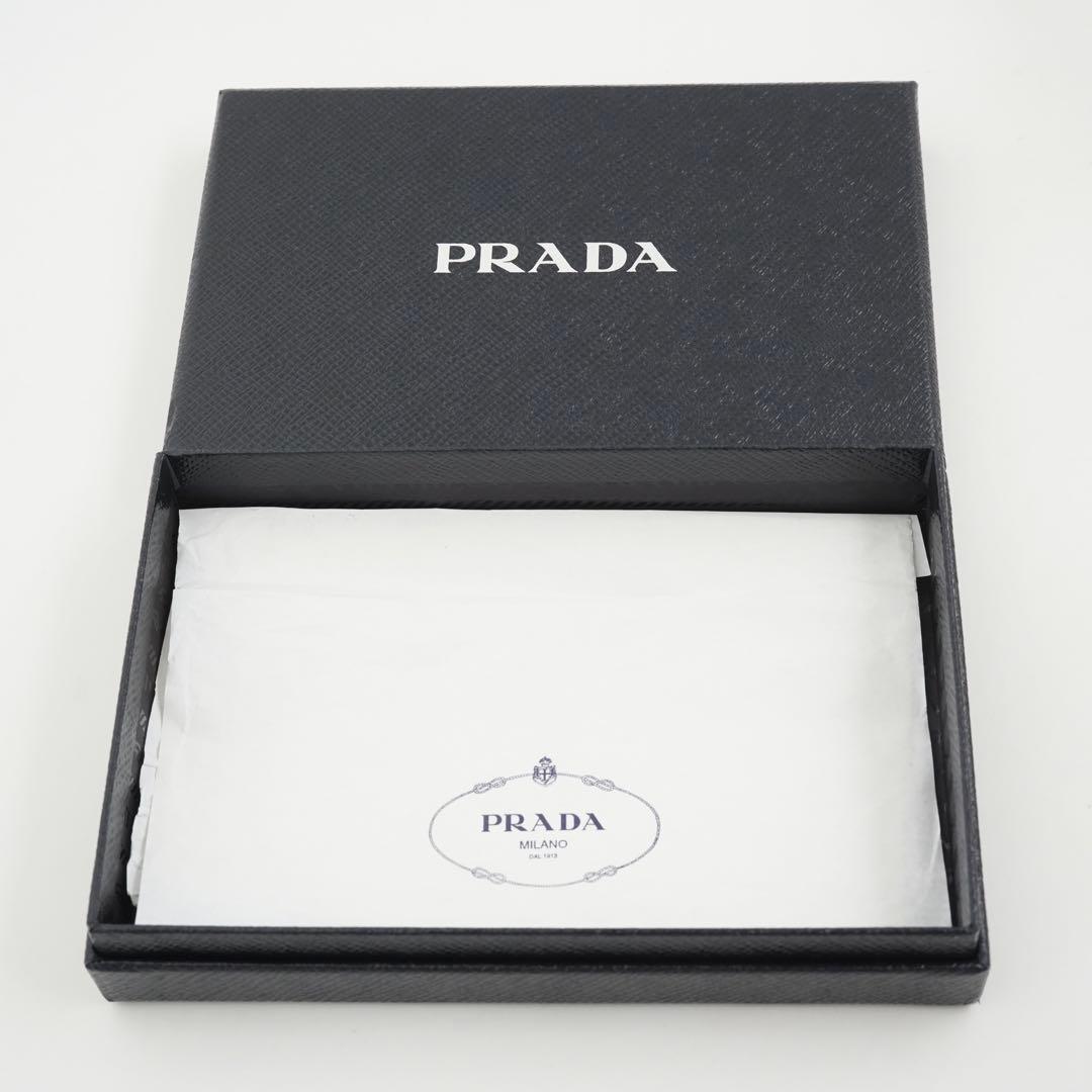 ✨未使用展示品・箱保証書付き✨　PRADA ミニ財布　サフィアーノレザー　L字