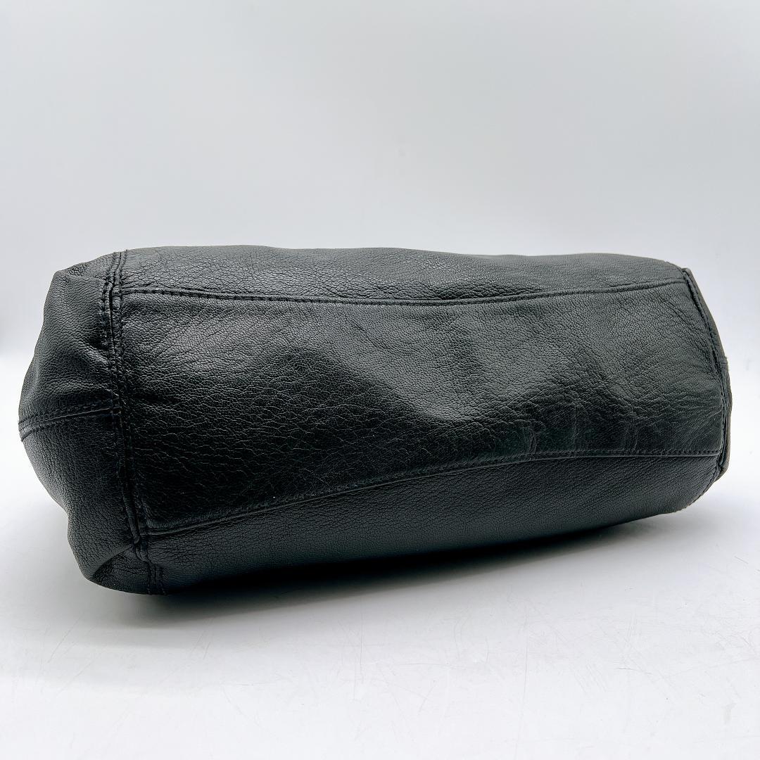 美品 genten ハンドバッグ ゴートレザー 横長 ロゴ型押し f643