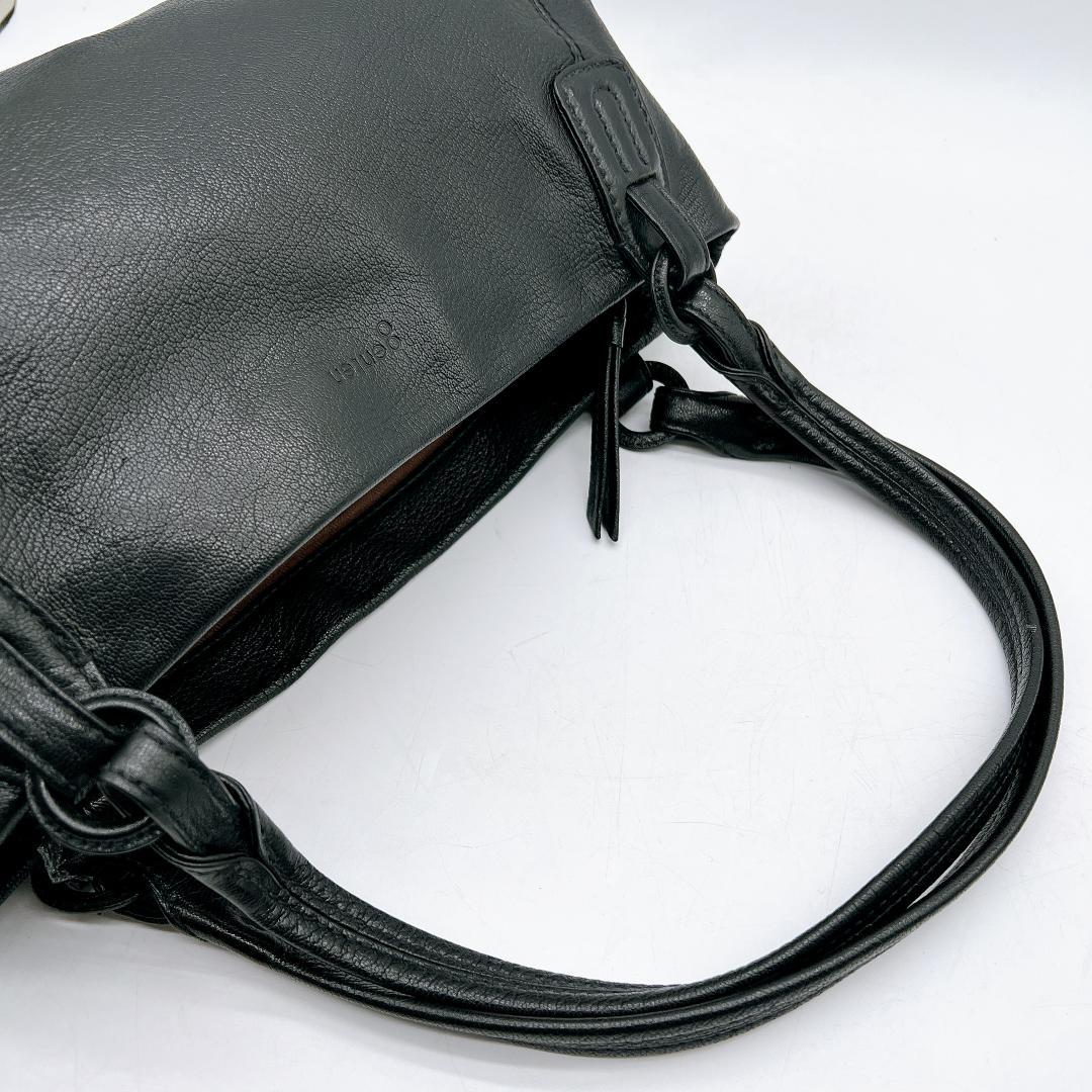 美品 genten ハンドバッグ ゴートレザー 横長 ロゴ型押し f643