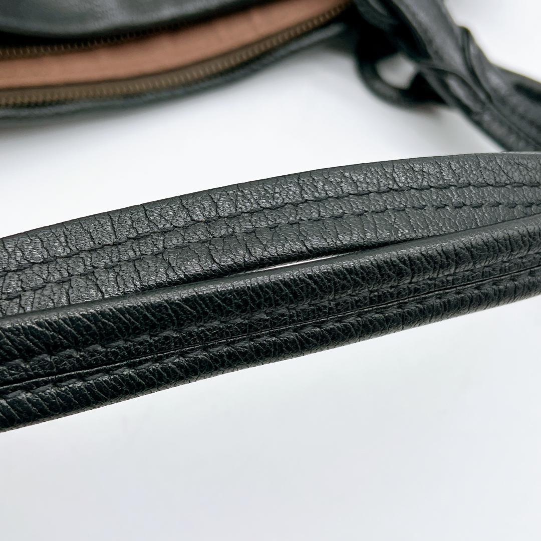 美品 genten ハンドバッグ ゴートレザー 横長 ロゴ型押し f643