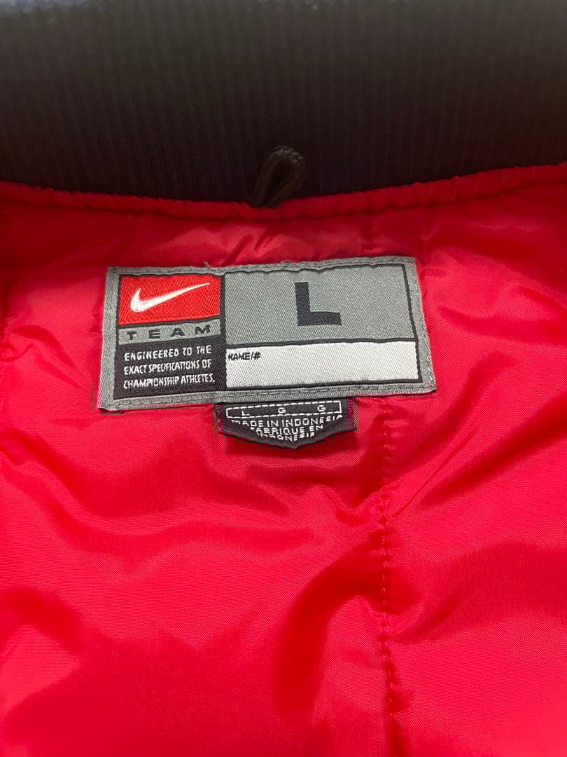 Nike Yankees スタジャン レッド