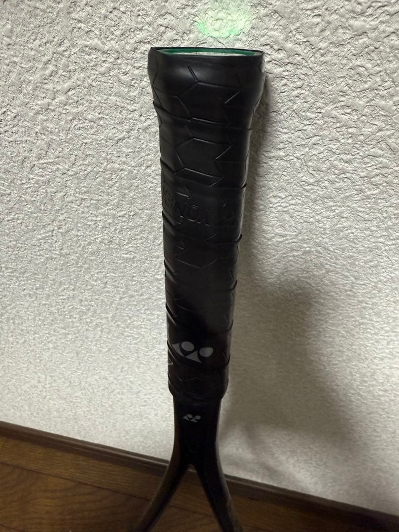 ヨネックス　ボルトレイジ8v 新色シェリーシルバー