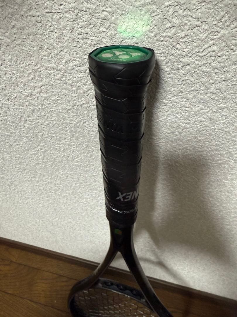 ヨネックス　ボルトレイジ8v 新色シェリーシルバー