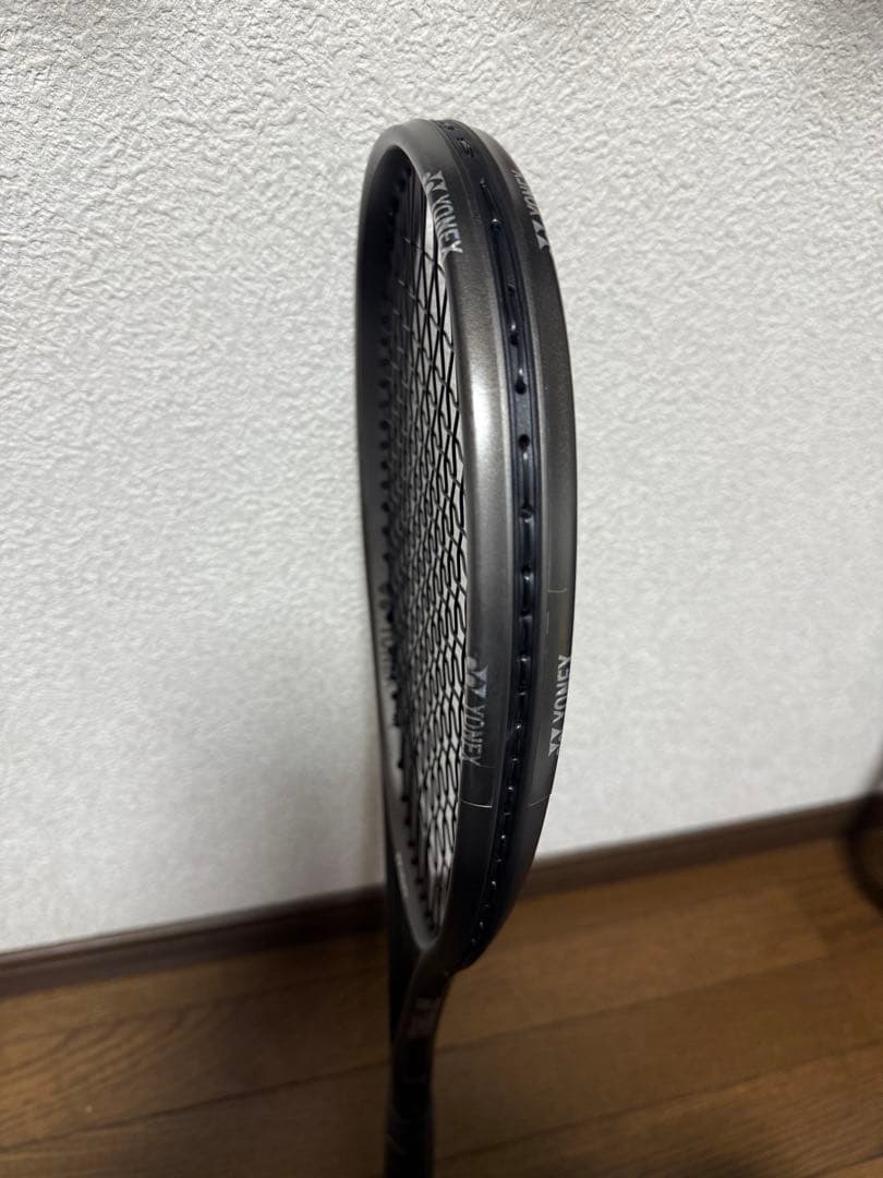 ヨネックス　ボルトレイジ8v 新色シェリーシルバー