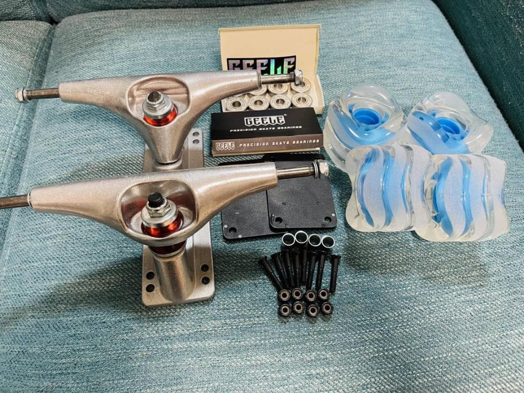 話題の四角ウィール使用　CX4同機能トラック　サーフスケート　足回りセット