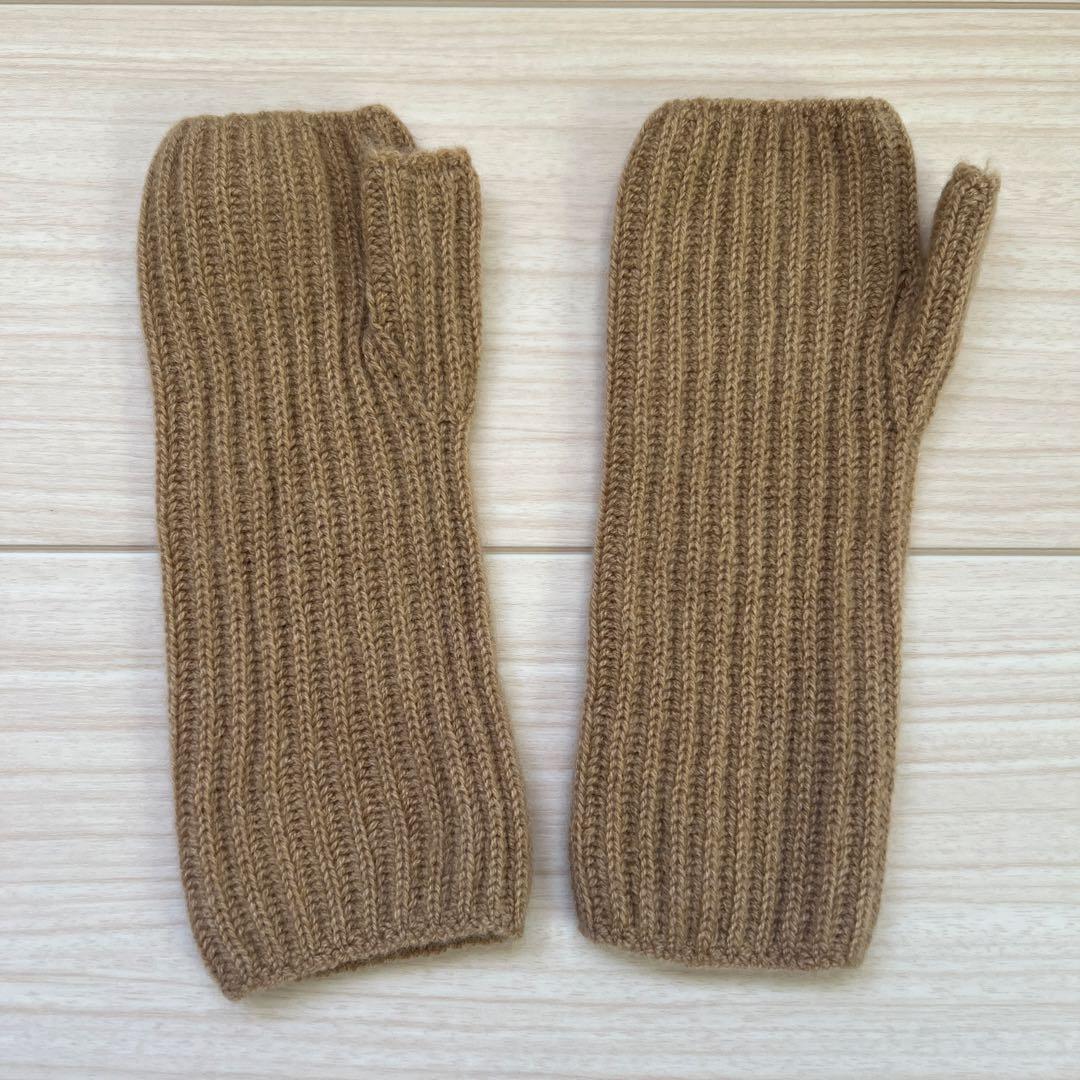 ⭐︎新品Johnstons of Elginアームウォーマー ベージュ⭐︎